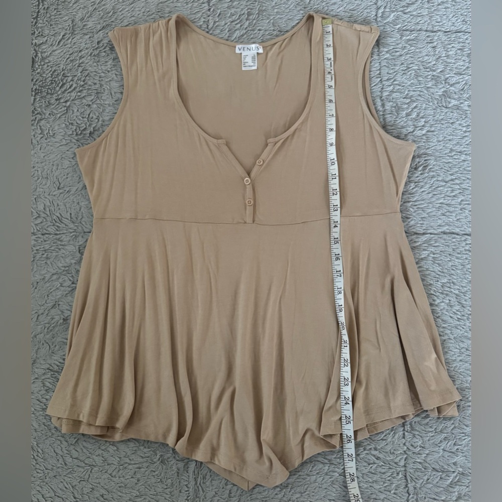VENUS NWOT Creamy Tan Color V- Neck Sleeveless Pleated Babydoll Swing Style Top - Picture 6 of 11